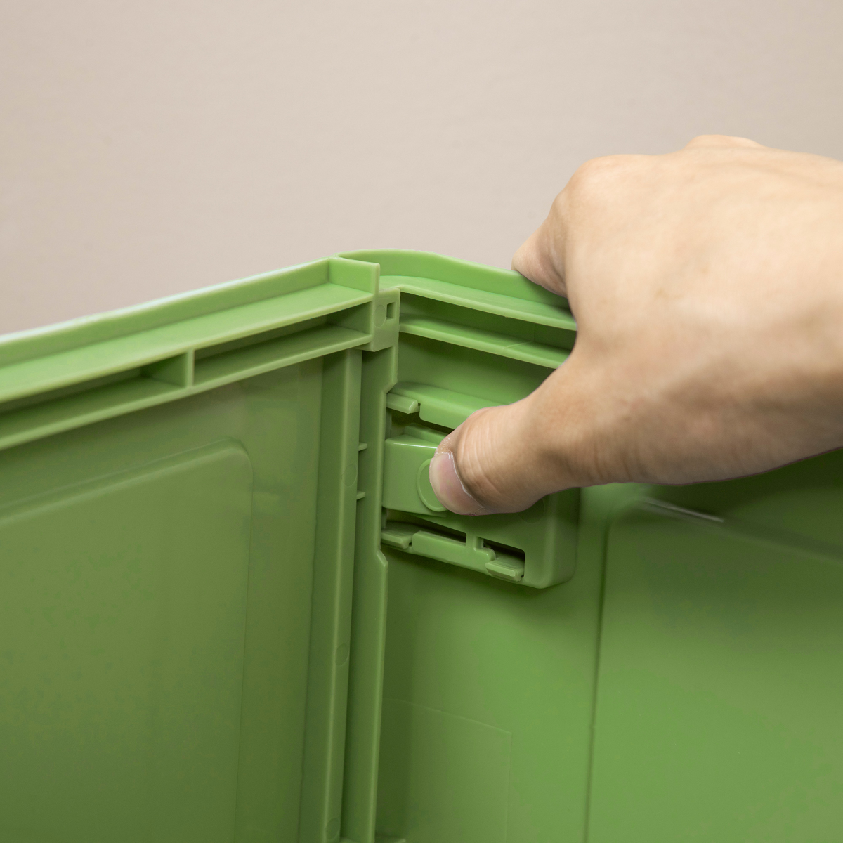 The 'Circuit' Enclosed Cat Litter Station — Front Entry, Top Exit Design (Light Green)